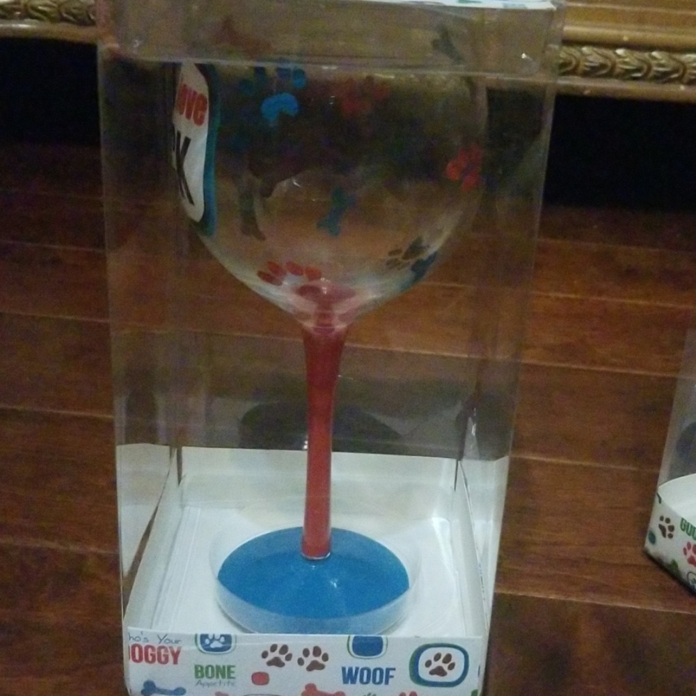 Glasses - Picture 2 of 3